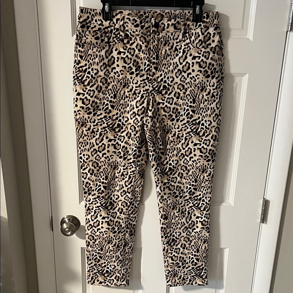 Chico's So Slimming Girlfriend Leopard Print Slim Leg Ankle Jeans Size 1.5